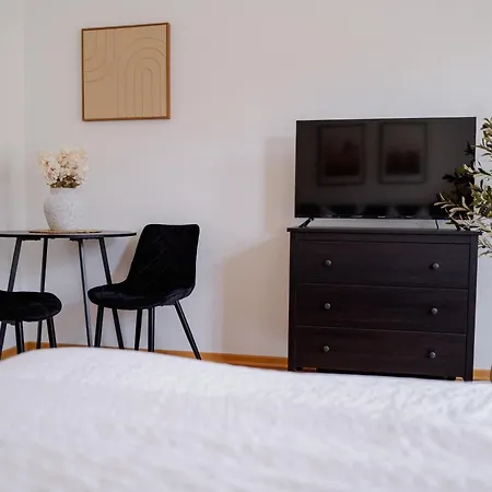 Neu - Innenstadtsuite Fuer 4 Mit Parkplatz Apartman Schwerin