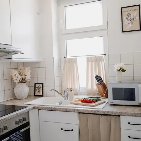Apartman Neu - Innenstadtsuite Fuer 4 Mit Parkplatz