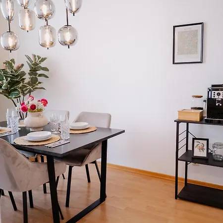 Neu - Innenstadtsuite Fuer 4 Mit Parkplatz *