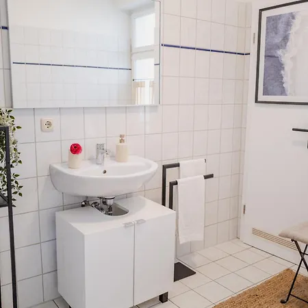 Neu - Innenstadtsuite Fuer 4 Mit Parkplatz * Schwerin