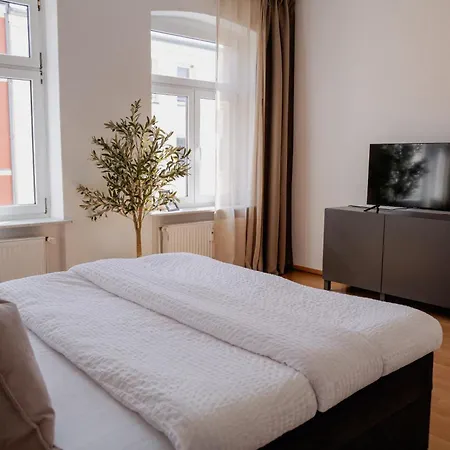 Neu - Innenstadtsuite Fuer 4 Mit Parkplatz Apartman *