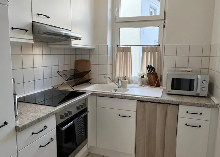 Апартаменти Neu - Innenstadtsuite Fuer 4 Mit Parkplatz Шверін