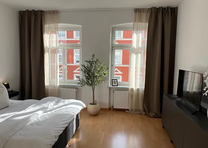 Neu - Innenstadtsuite Fuer 4 Mit Parkplatz * Шверін