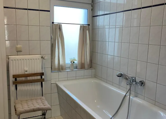 Neu - Innenstadtsuite Fuer 4 Mit Parkplatz Apartment *